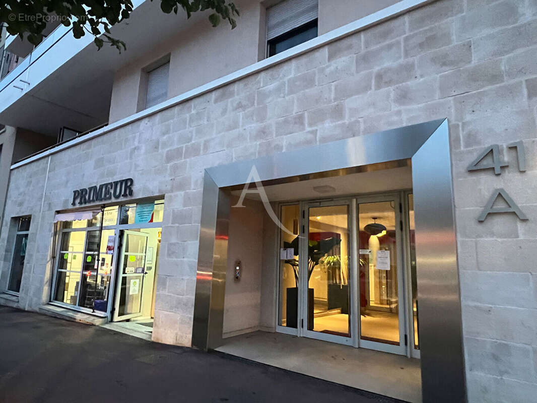 Commerce à CAGNES-SUR-MER