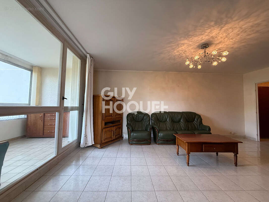 Appartement 4 pièces 90 m² à vendre à Margny-Les-Compiegne (60280) - photo 2