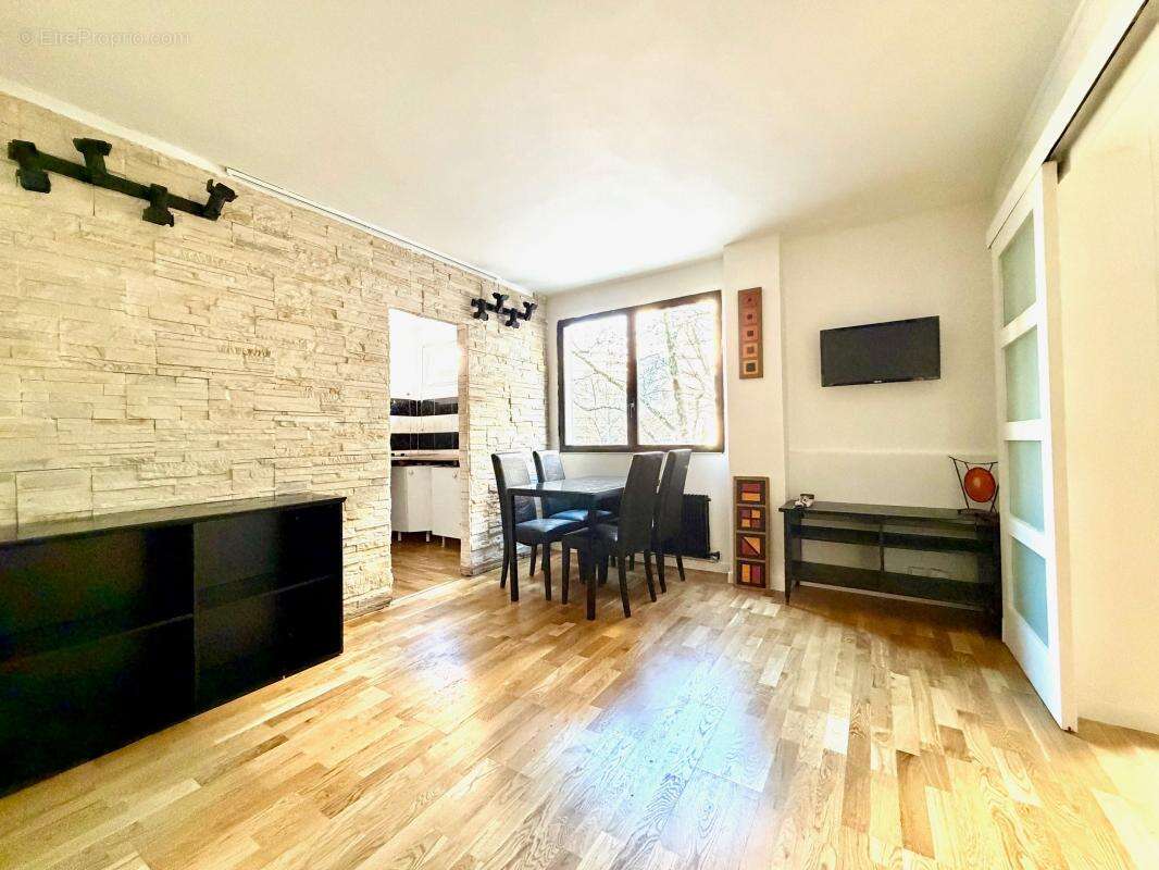 Appartement à PARIS-19E