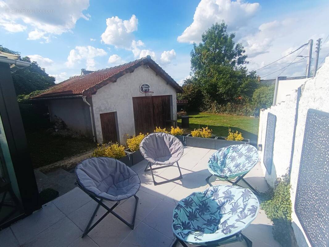 Maison à SAINT-CHERON