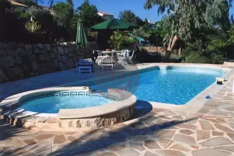 Maison à LES ADRETS-DE-L'ESTEREL