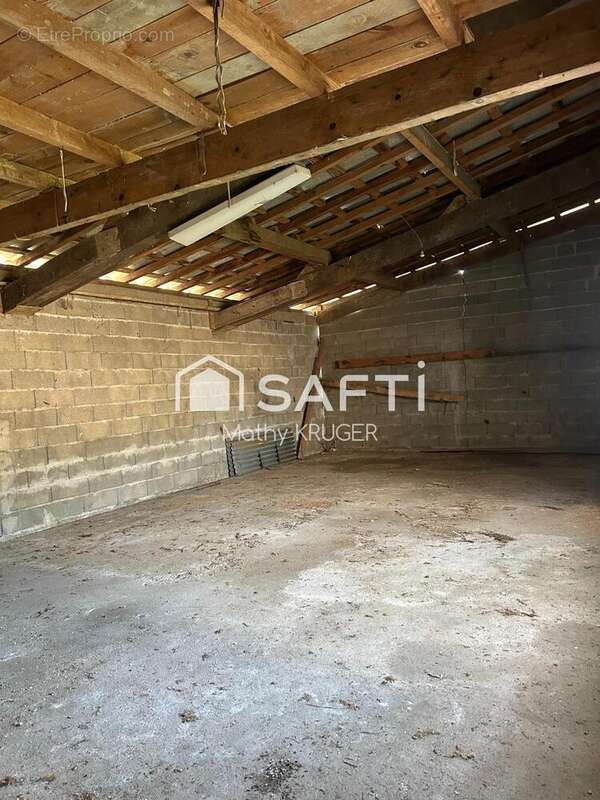 Maison 240 m² à Saint-Pey-De-Castets  - photo 5