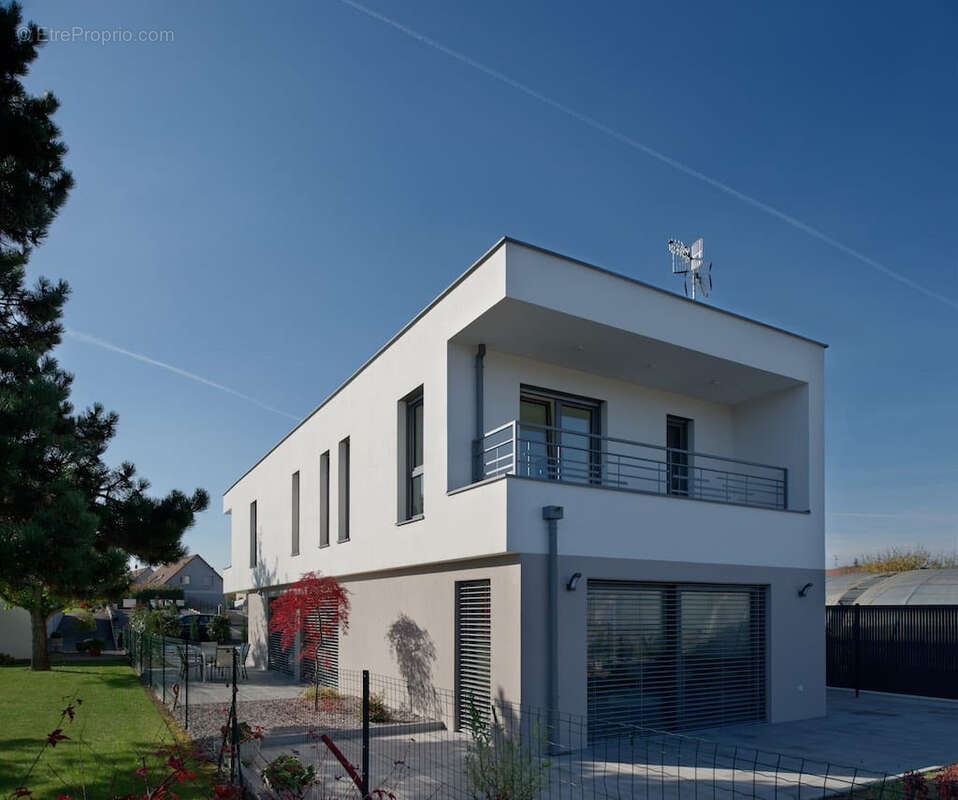 Maison à VILLAGE-NEUF