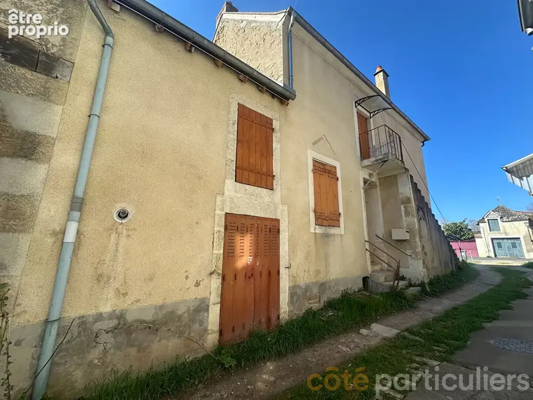 Maison avec grange  à ST AMAND MONTROND - photo 3