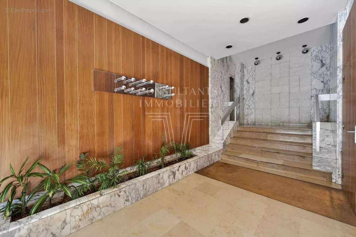 Appartement à PARIS-15E