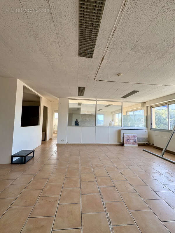 Local professionnel de 99,94 m2   Aix-en-Provence - photo 2