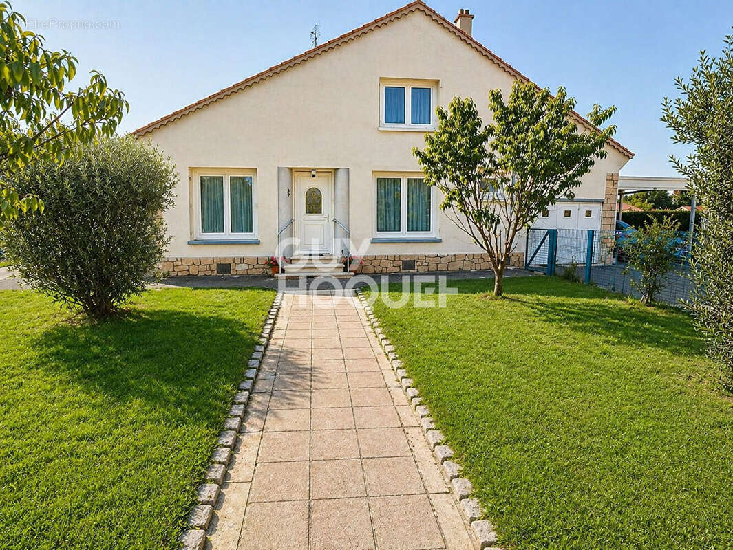 Maison à SAVIGNEUX