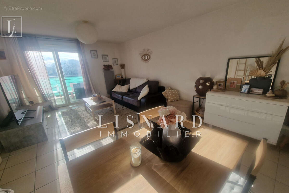 Appartement à VALLAURIS