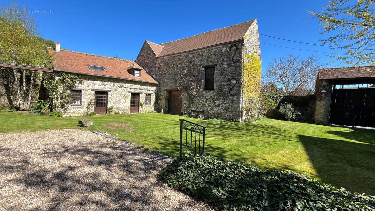 Maison à JUMEAUVILLE