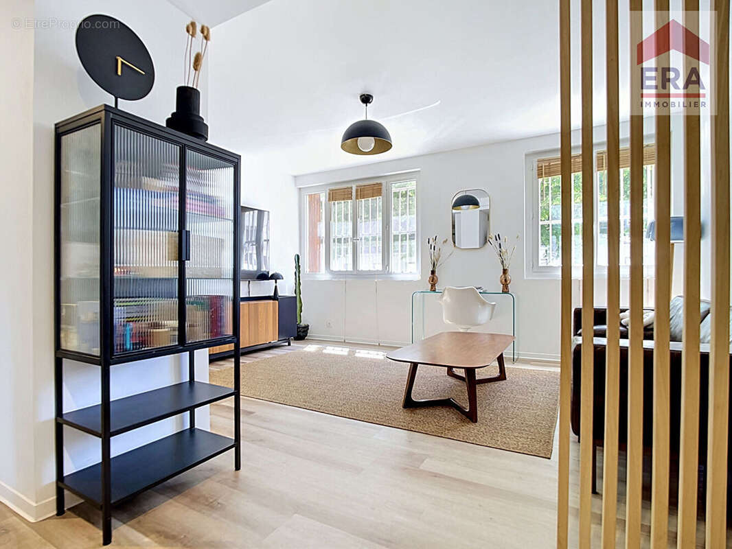 Appartement à MARSEILLE-5E