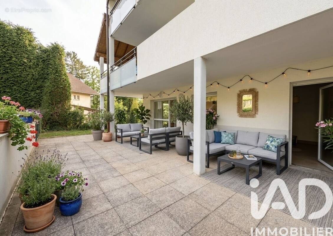 Photo 1 - Appartement à CRUSEILLES