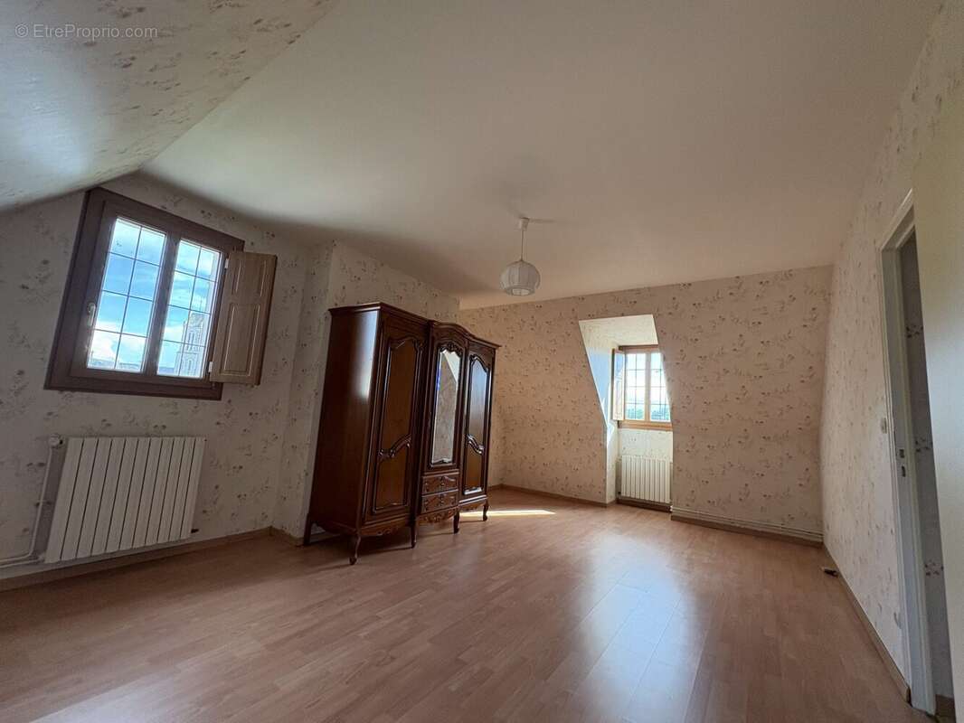 Maison à BELLOU-LE-TRICHARD