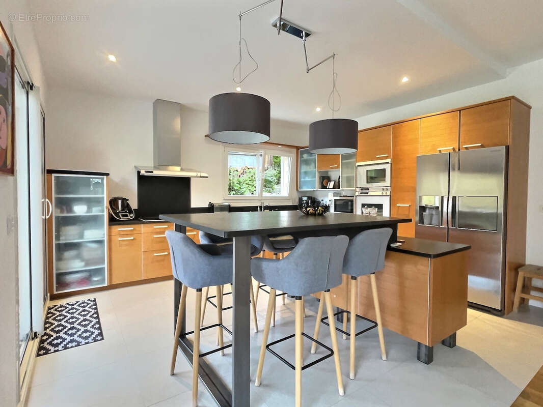 Maison à DIVONNE-LES-BAINS