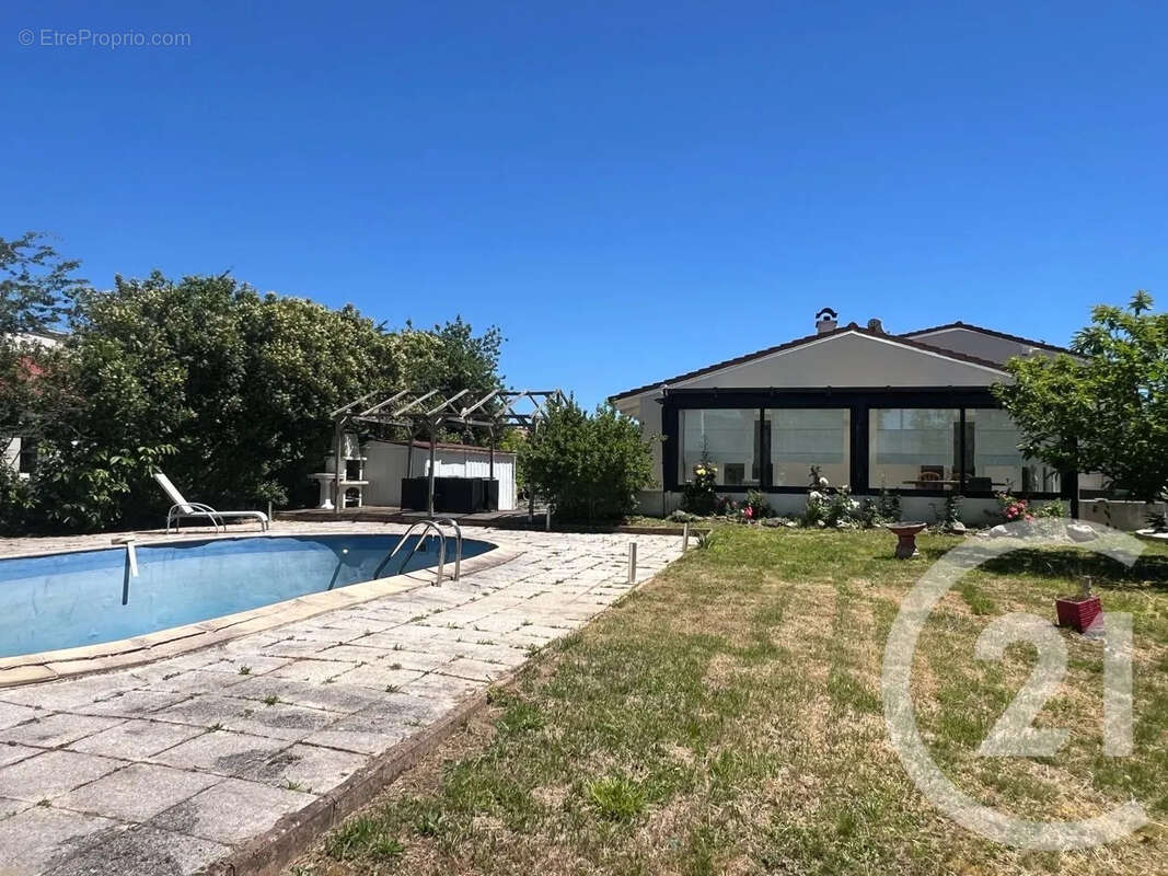 Maison 180 m² à Aurillac  - photo 8
