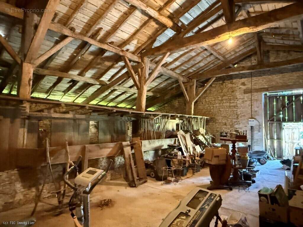 Maison à CHAMPAGNE-MOUTON