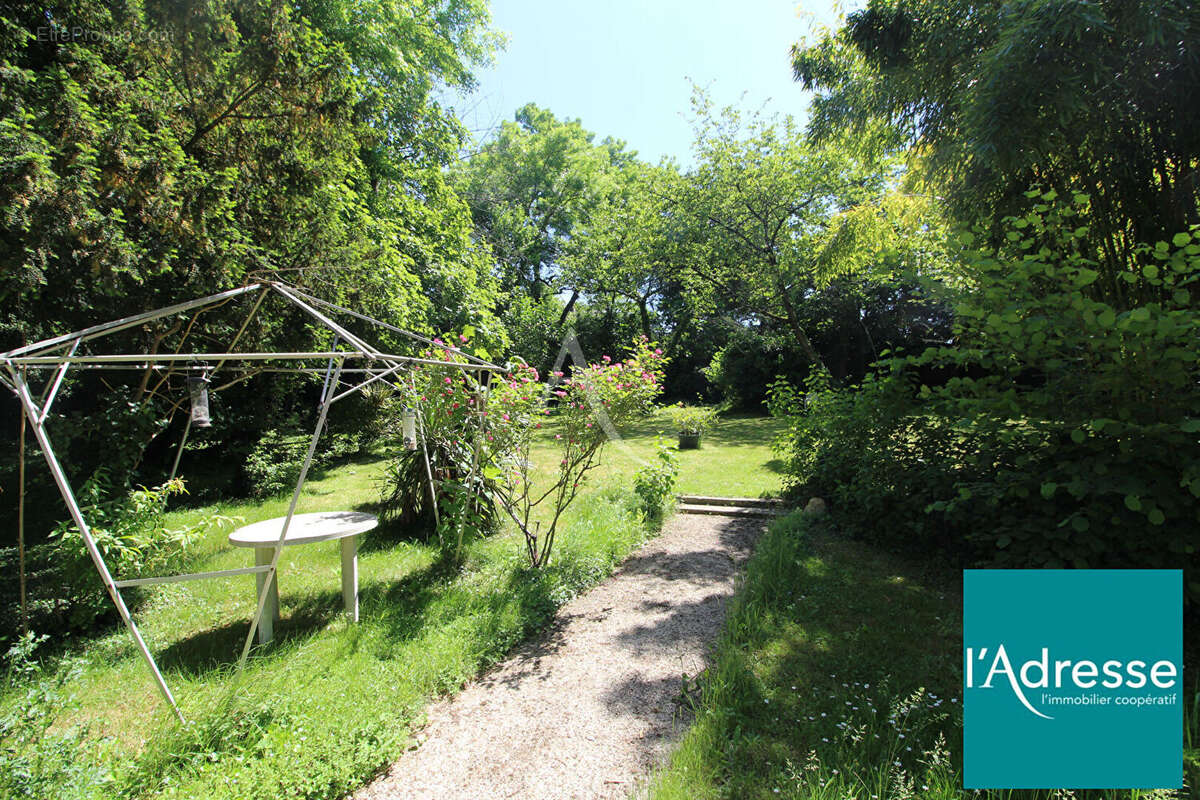 Maison à FLEURY-MEROGIS