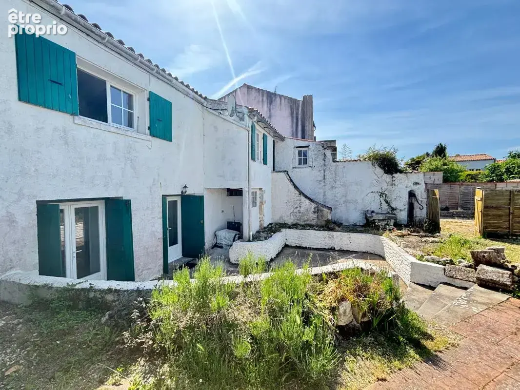 Propriété familiale de caractère au cœur du bourg - photo 2