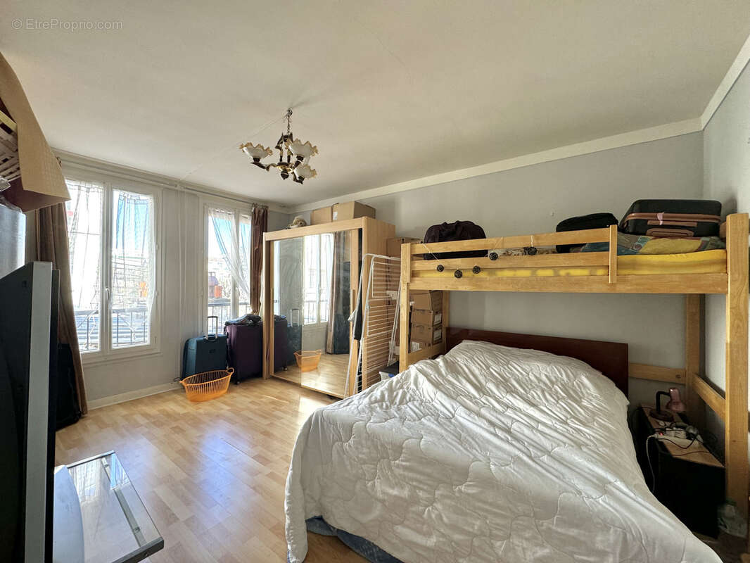 Appartement à PARIS-14E