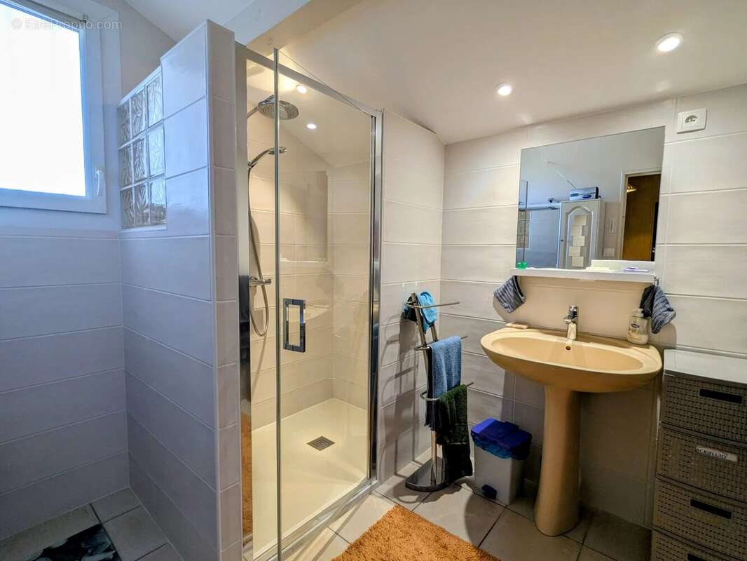 Maison 127 m² à Hurigny  - photo 11