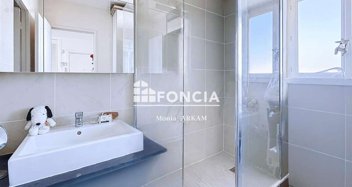 Appartement à PARIS-20E