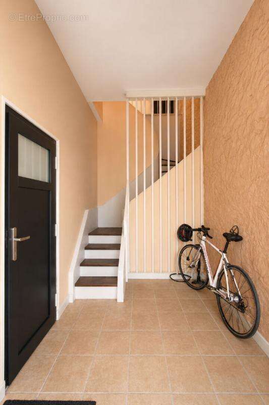Immeuble de rapport  2 appartements et grand garage de 90 m Argeliers - photo 13