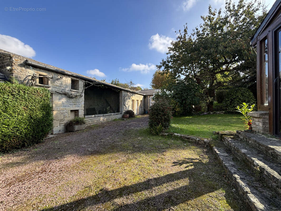 Maison à LE FRESNE-CAMILLY