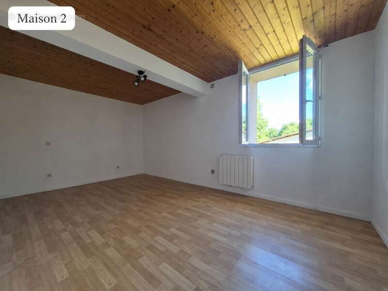 Ensemble immobilier avec 3 maisons sur 5 110 m² – Moragne 17430 - photo 12