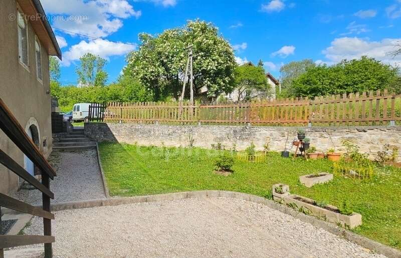 Appartement à MOUCHARD