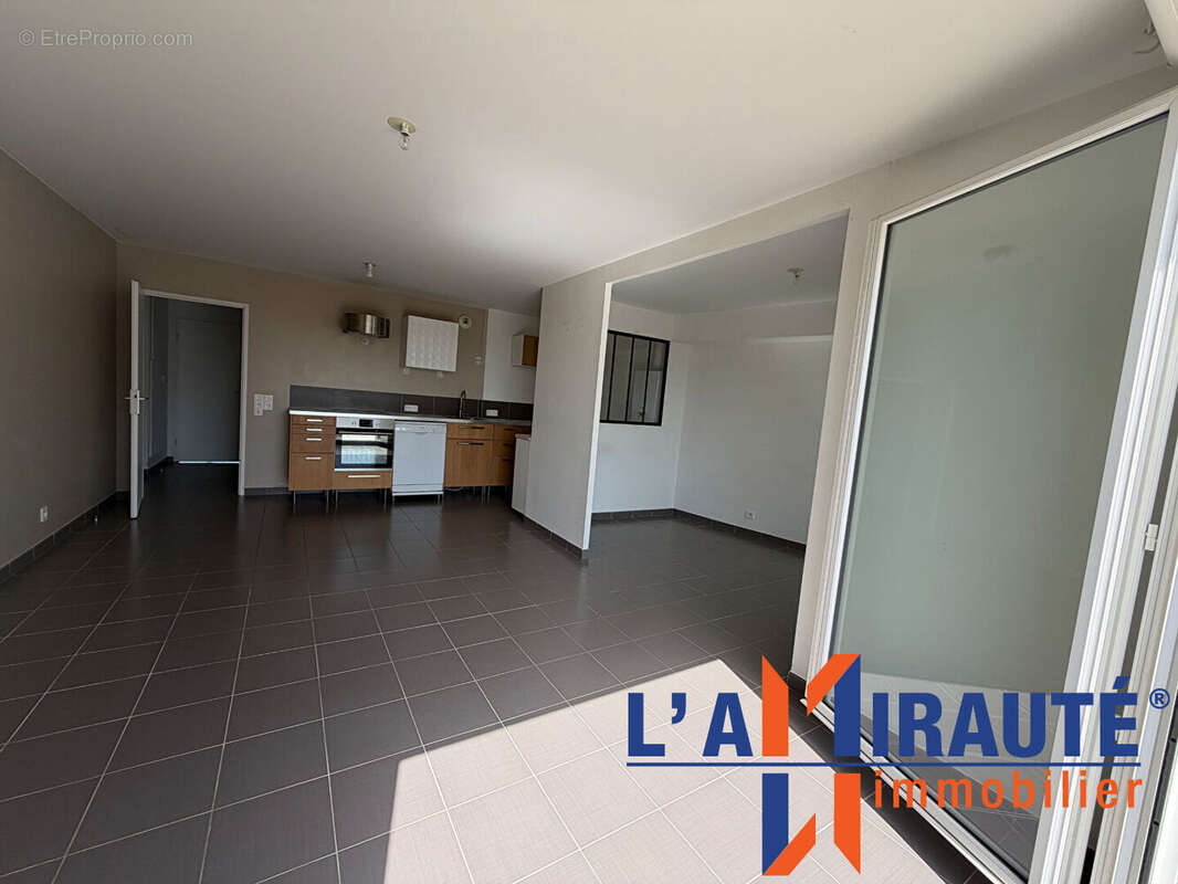 Appartement à SARTROUVILLE