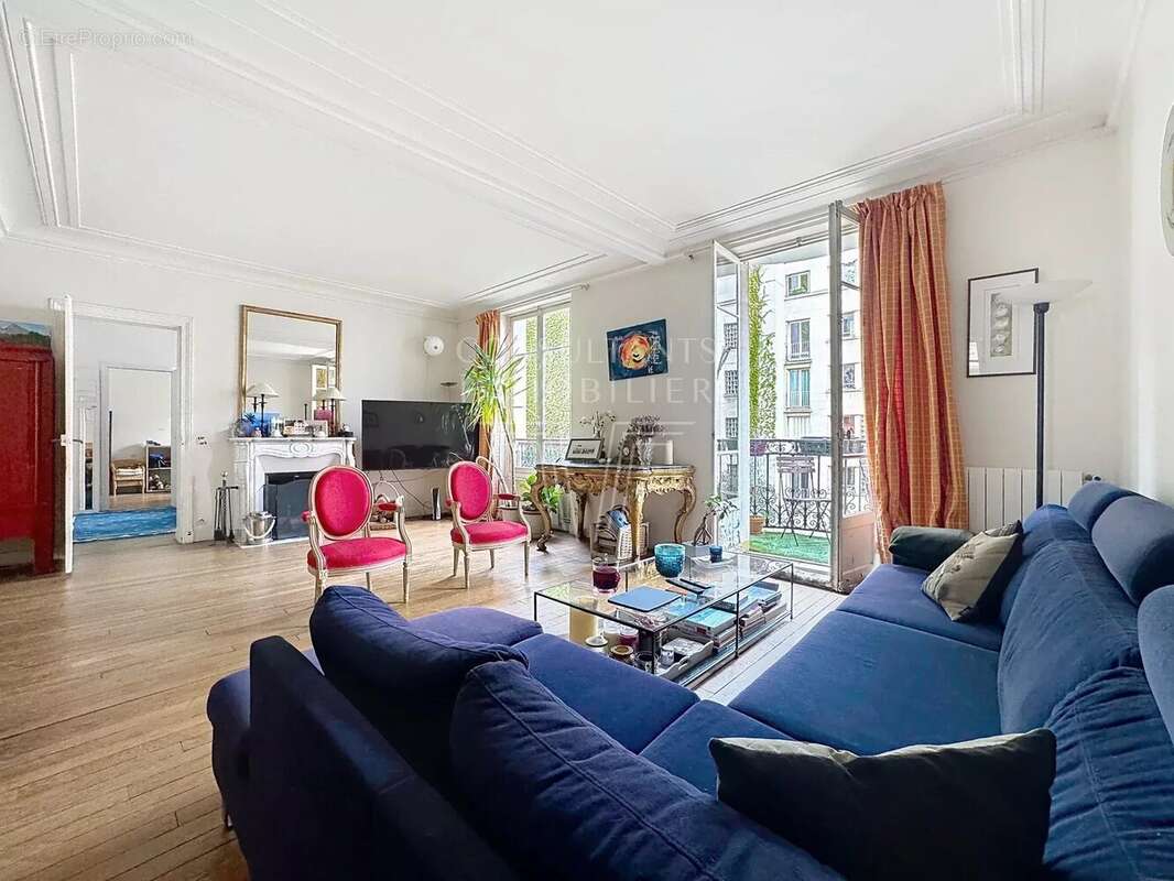 Appartement à PARIS-16E