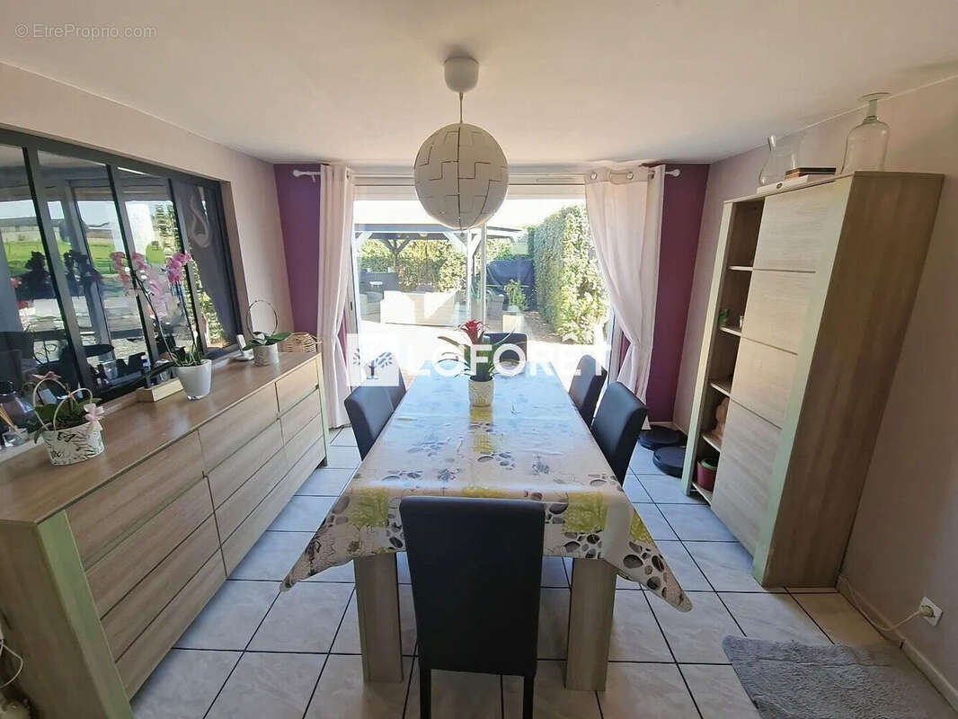 Maison à ESCOVILLE