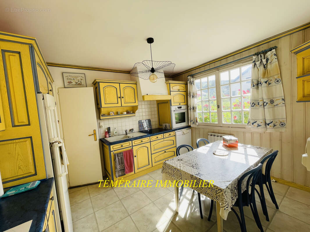 MONNET-LA-VILLE - Maison individuelle de plain-pied de 160 m2 hab - photo 6
