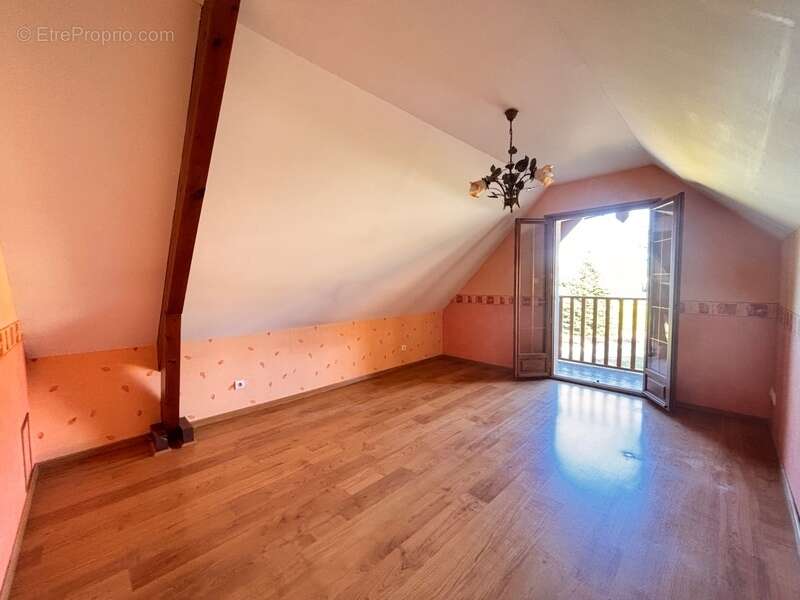 Maison de 167 m² - 3 chambres - Terrain clos de 1500 m² - Au calme à DRACY-le-FORT - photo 8