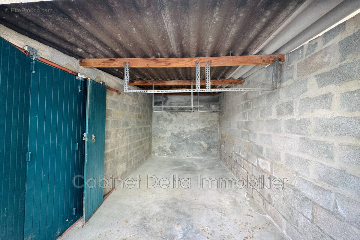 Parking à LA SEYNE-SUR-MER