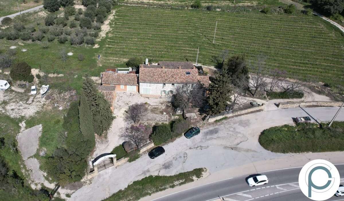 Appartement à LE CASTELLET
