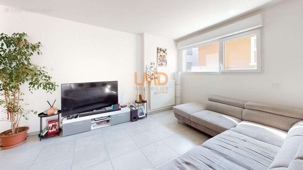 Appartement à MARSEILLE-4E