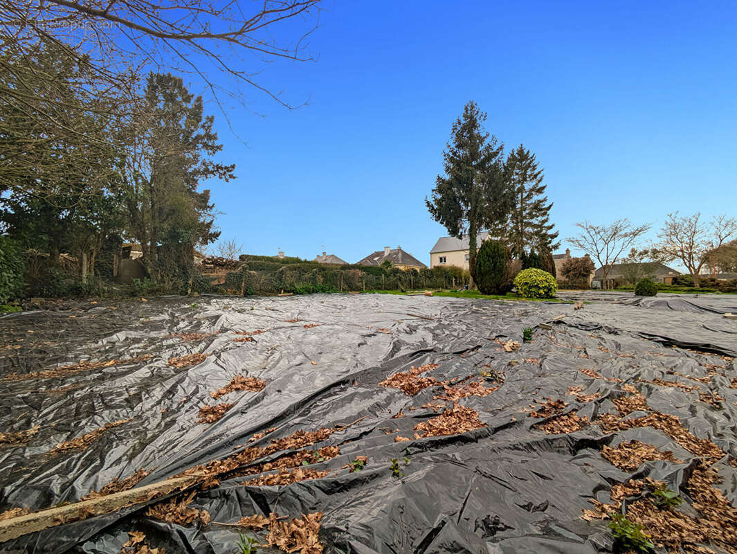 Terrain à SAINT-DOMINEUC