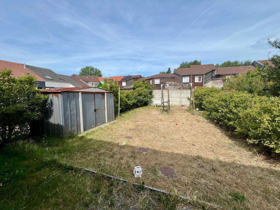  À découvrir sur Calais – Maison familiale de 114 m² à 190 000 €  - photo 9