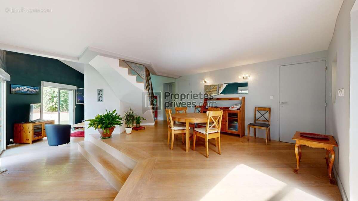 Maison d'architecte avec piscine & grand garage - photo 12