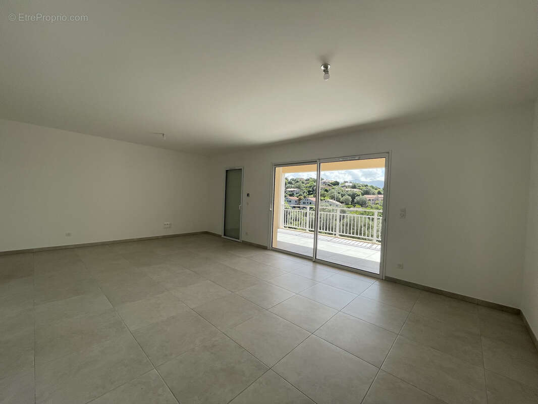 Appartement à ALATA