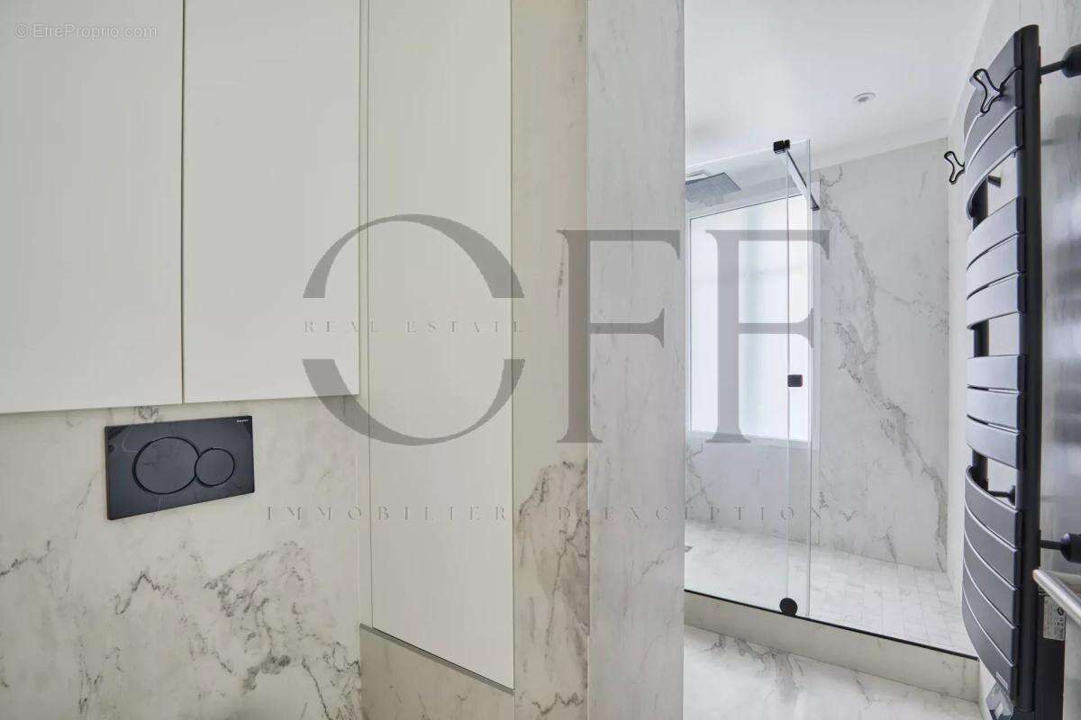 Appartement à PARIS-7E