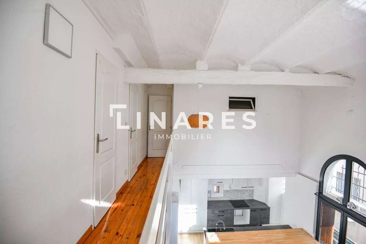 Appartement à MARSEILLE-4E