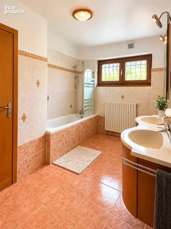MAISON MITOYENNE à FILLINGES - Beau potentiel à découvrir! - photo 7