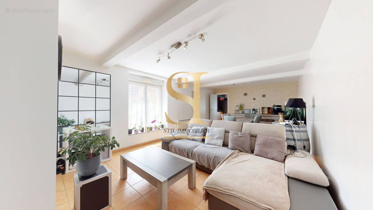 Appartement à LINAS