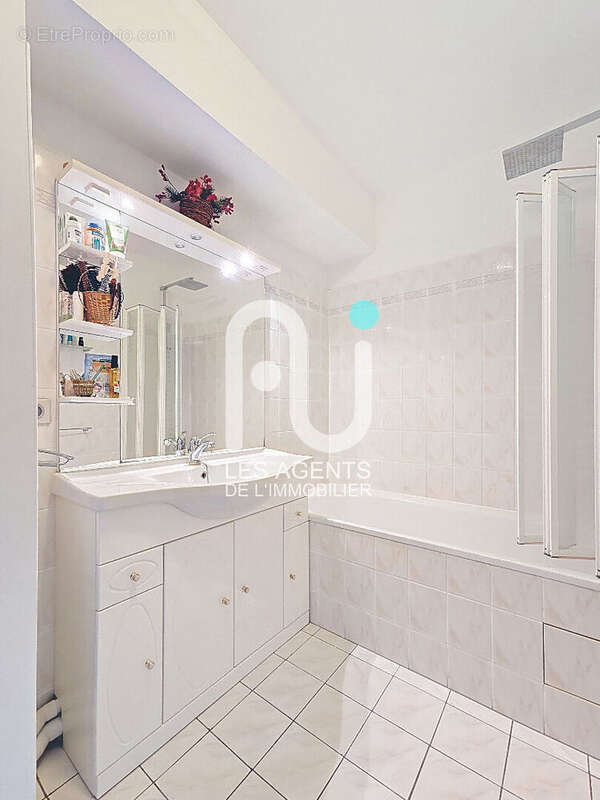 Appartement à VILLENEUVE-LA-GARENNE