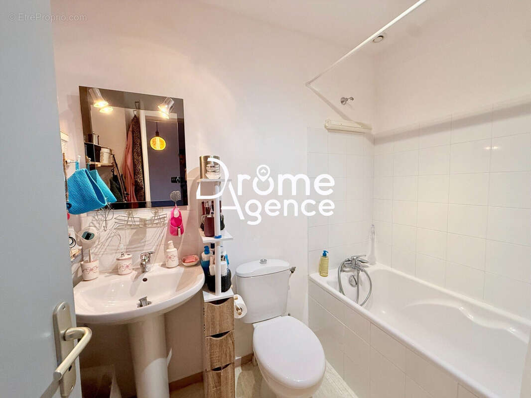 Appartement 45 m² à Guilherand-Granges  - photo 7