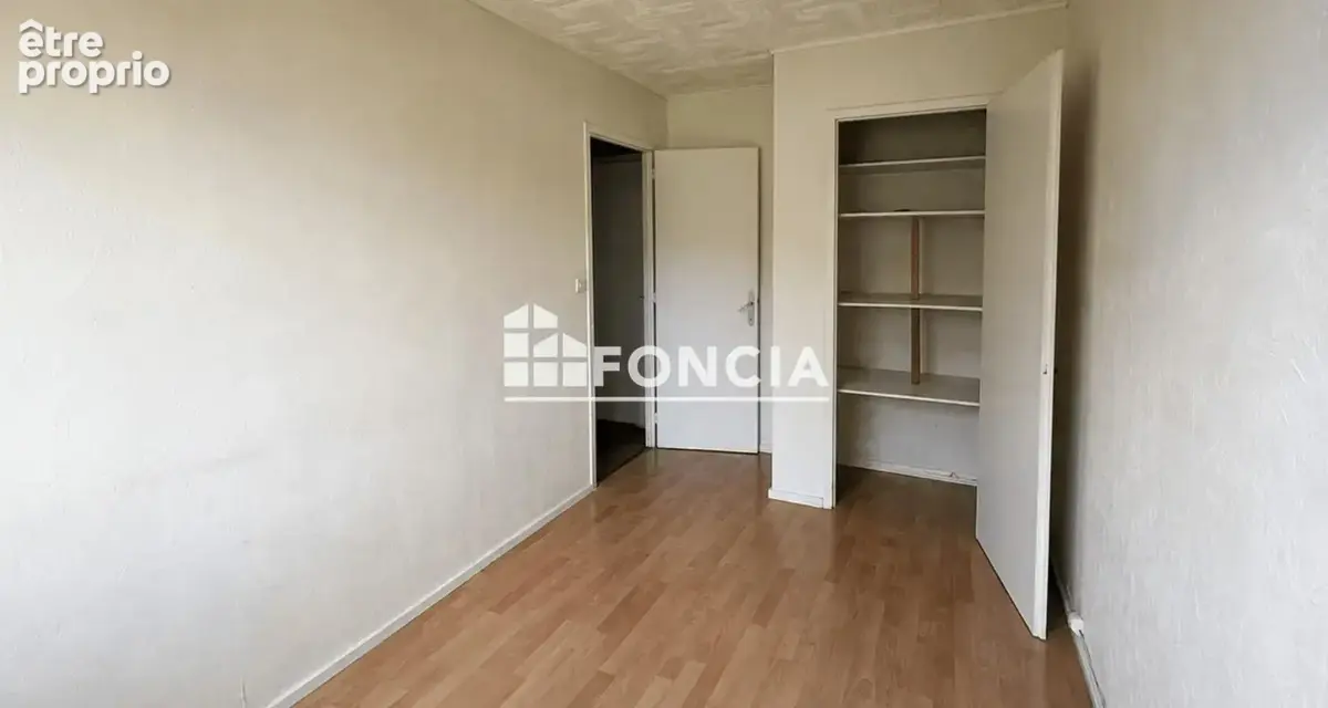 À VENDRE - NEUVILLE-SUR-SAÔNE – T3 de 57 m² avec deux balcons - photo 4