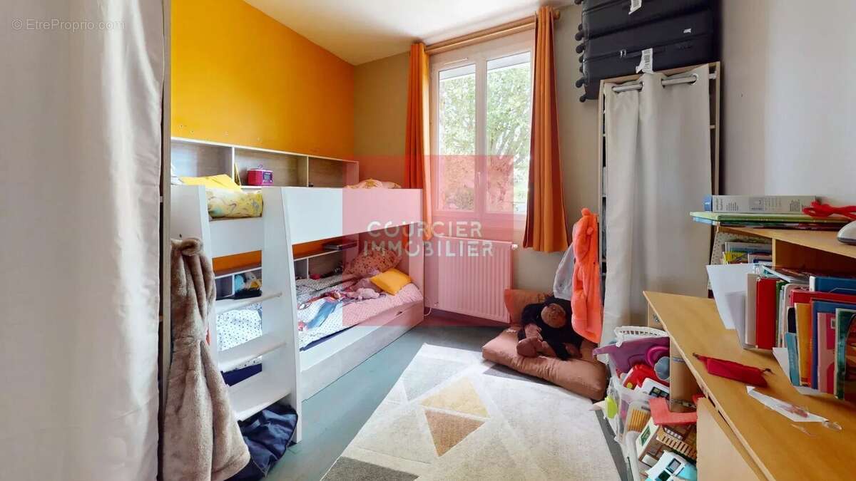 Appartement à SAINT-REMY-L'HONORE