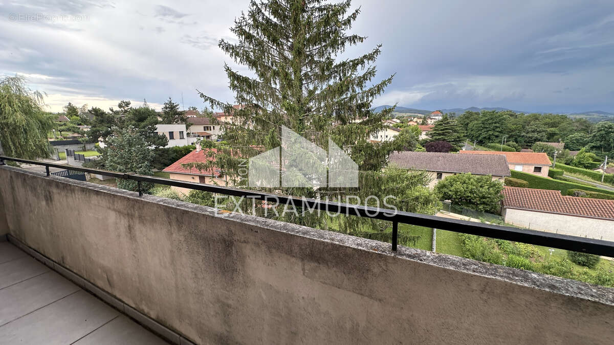 Appartement à L'ARBRESLE