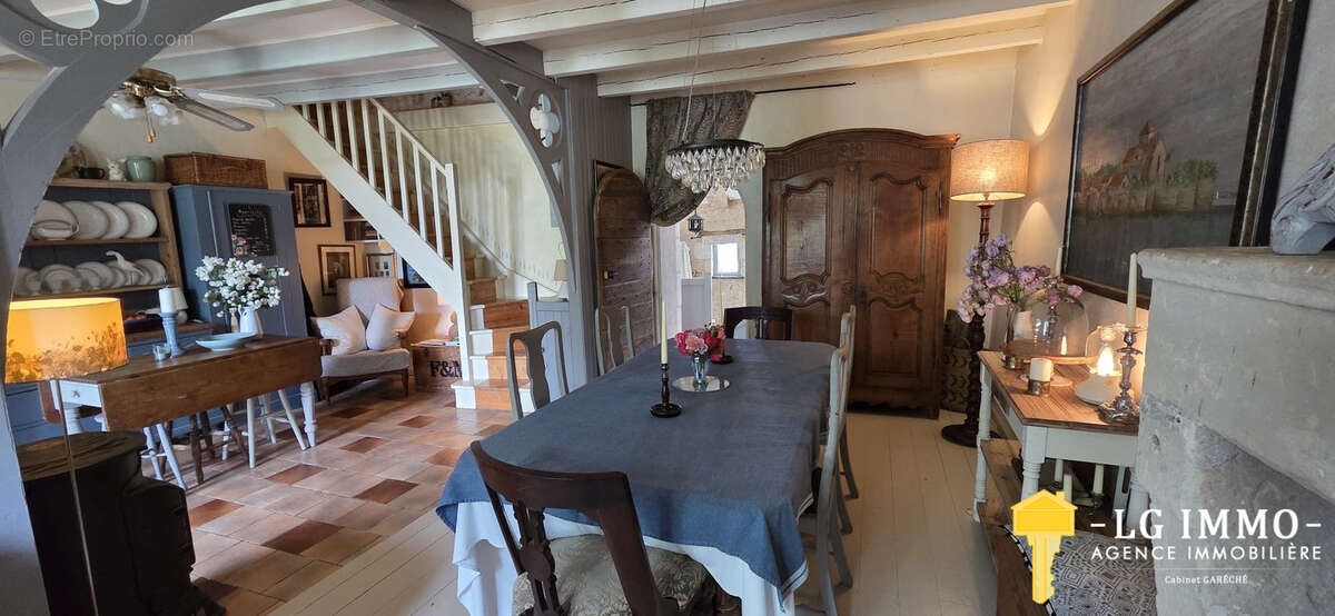 Maison à SAINT-THOMAS-DE-CONAC